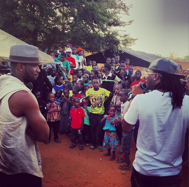 P-Square Gives To The Less Privileged In Niger Republic | Photos 5