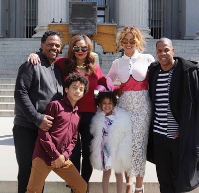 Beyonce Shares Photos With Her Family At The White House Easter Egg Hunt  (1)