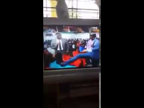 WTF! Ghanaian Pastor Steps On The Stomach of a Pregnant Woman to Perform Deliverance | VIDEO